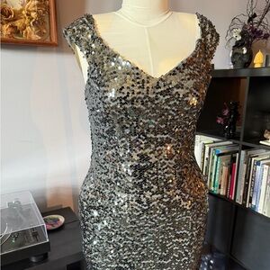 MARINA Silver Sequin Cap Sleeve Dress